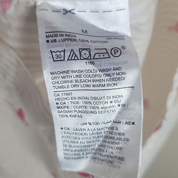 Old Navy Lightweight button down with flamingo print. - Picture 4 of 5